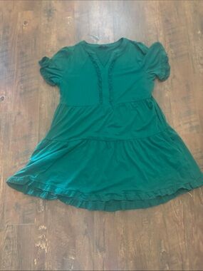 Green Tier Short-Sleeve Dress